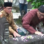 Jelang Ramadhan, Warga Ziarah ke Makam Kuno Penyebar Agama Islam